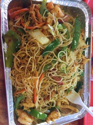 Singaporean chow mein fun