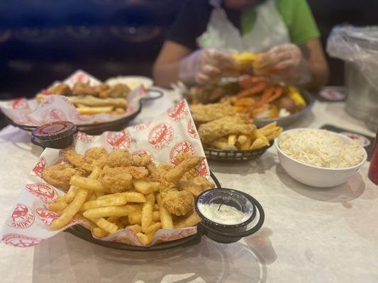 Weekend Special F1. Fried Shrimp Basket F2. Fried Tilapia Basket P1. Chicken Po Boy Sandwich B6. Steamed Rice