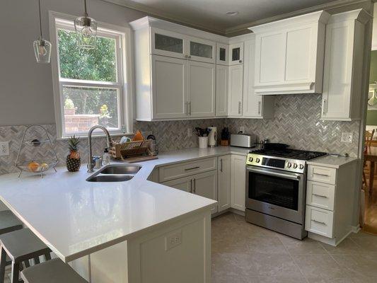 West DuPage Cabinets Granite & Flooring