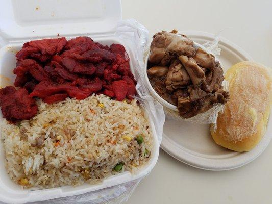 Stopped by Kababayan Bakery to pick up lunch... char siu, chicken adobo, garlic rice and a sweet cheese roll.