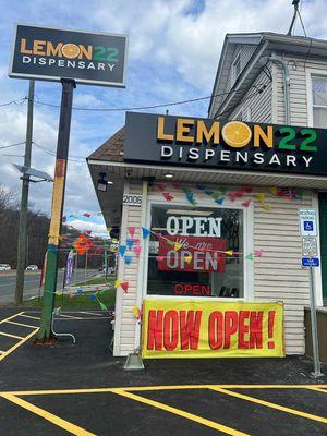 Front entrance of Lemon 22 Dispensary