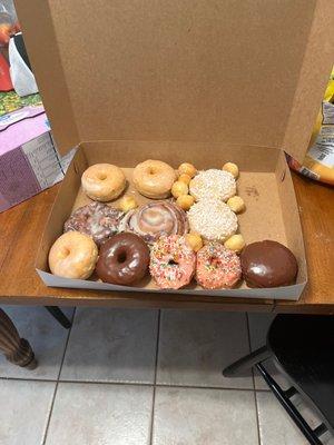 Donut Hole Donut, Donuts, Cinnamon Roll Donut