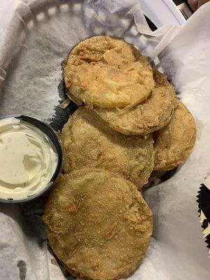 Fantastic fried green tomatoes & an incredible dill sauce !