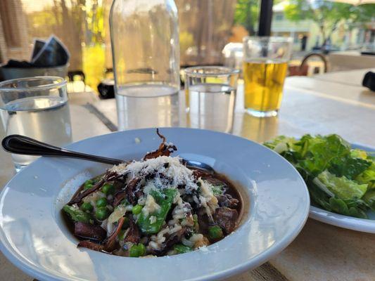 Spring risotto with salad