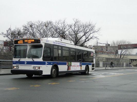 Q101 Bus (79th Street)