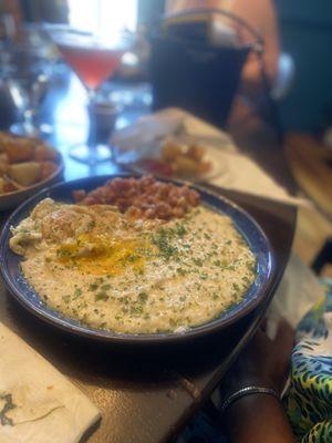 Magnolia Breakfast with corned beef hash