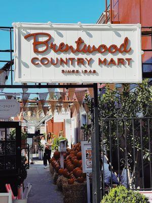 Brentwood Country Mart