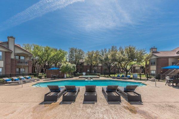 Spacious pool deck