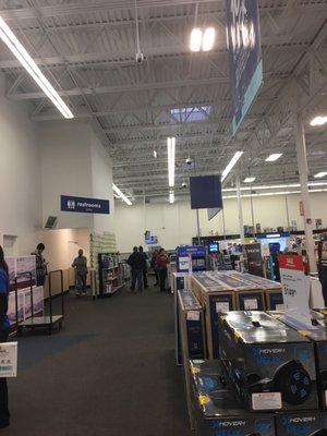 Best Buy of Millbury -- Shoppes @ Blackstone Valley : 70 Worcester Providence Turnpike, Millbury           Interior