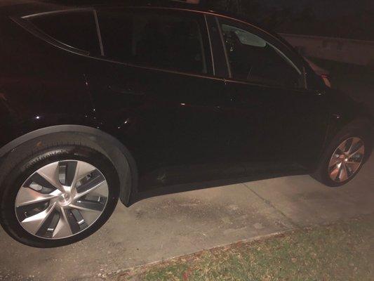 Husband's Tesla Y. New tires and rim after accident. Kendall rocks! Thanks Bob!