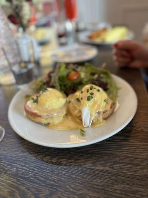 Eggs Benedict