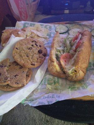 Only part of the sloppy sandwich, I had 2 remove the excess condiments. And the wrong cookies, chocolate chip. I ordered 4 oatmeal.