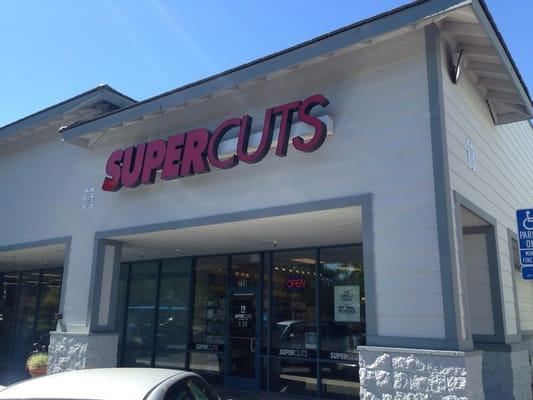 Supercuts store front