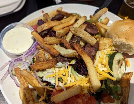 Pittsburgh salad with sirloin