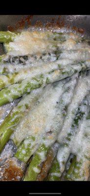 Cheesy garlic butter asparagus