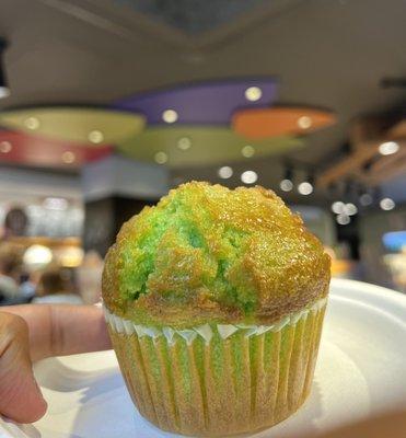 Pistachio muffin