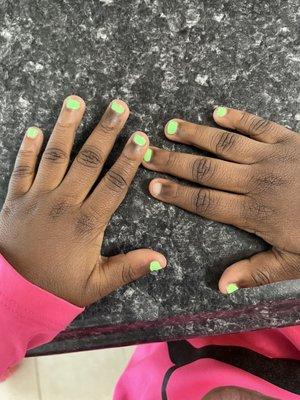 The green nail is my four year old with no gel and no manicure just polish, on the other hand my 11 year was a full manicure with gel...