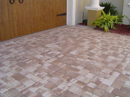 Driveway by Surfside Pavers