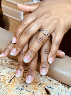 Pink & white nails by Lynn