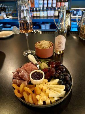 Charcuterie with Gruvi Bubbly Rosé.