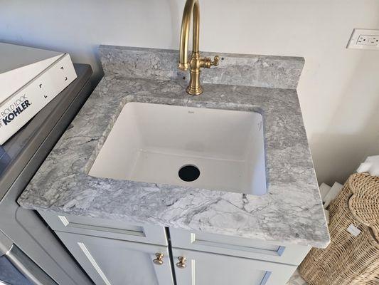 Laundry Sink Super White using Remnant