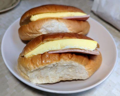 Ham and egg bun