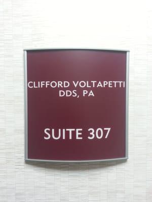 Voltapetti Clifford, DDS