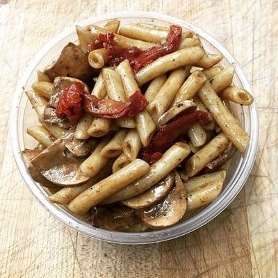 Autumn Pasta Salad with Mushrooms and Sundried Tomatoes