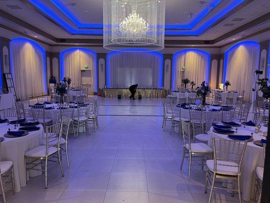 Royal blue and gold quinceañera decor