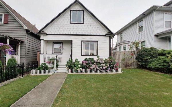 2516 Lombard Ave in Everett WA 98201  Just Sold for 30K over asking price for $485,000