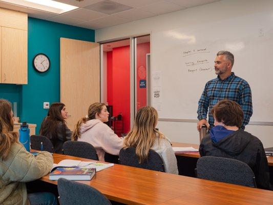 Beautiful classrooms in our new facility in RSFe.