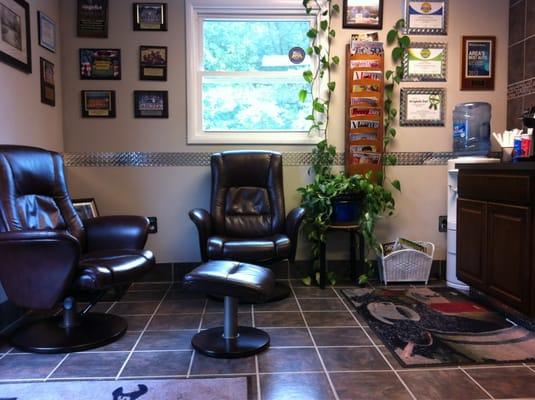 Nice waiting room with comfy chairs.