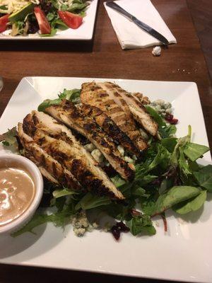 Gorgonzola salad w grilled chicken