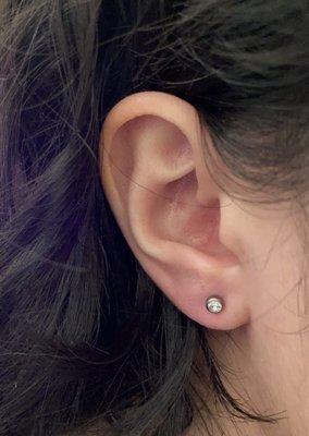 Lobe piercing, #156 titanium stud