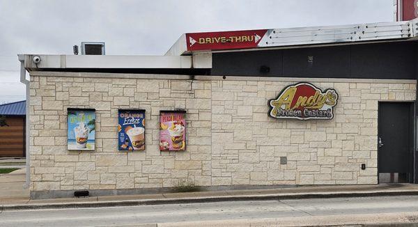 Drive thru lane