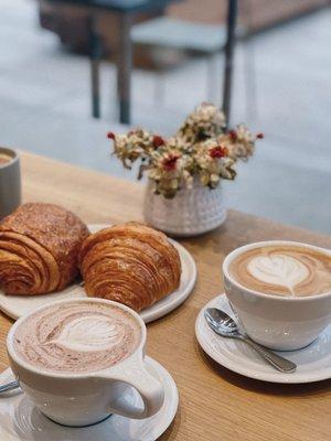 Hot chocolate, plain croissant