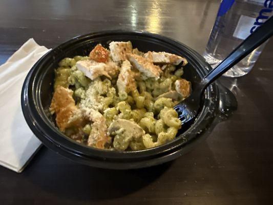 Pesto Cavatappi with Grilled Chicken