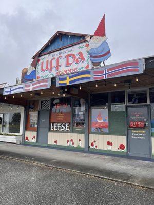 Storefront of Lindbecks Uff Da Shoppe