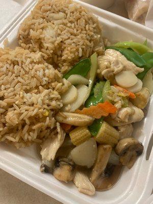 Moo Goo Gai Pan Dinner Combination