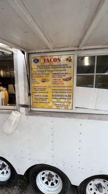 Menu de Tacos y antojitos.