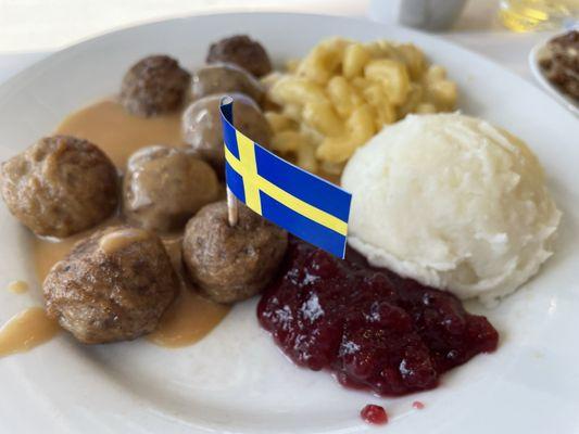 Meatballs, mashed potatoes, mac n cheese