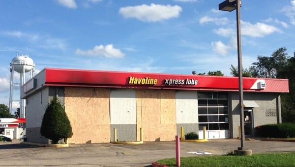 9-1-14. The shop appears to be boarded up. It will not be missed. Not even a little.