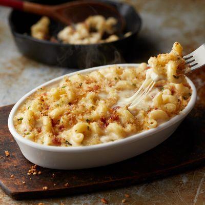 LongHorn's Steakhouse Mac & Cheese with applewood smoked bacon and four cheeses.