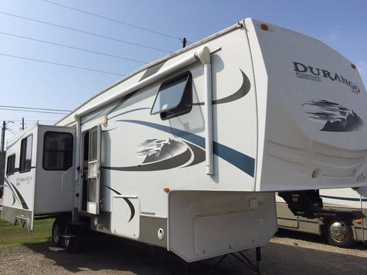 2011 Durango Fifth Wheel 3 Slides $17,000