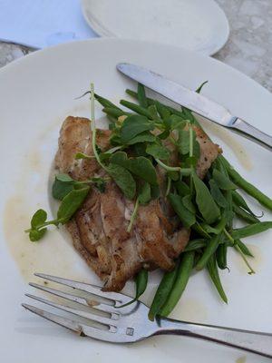 Golden tile fish with haricot verts