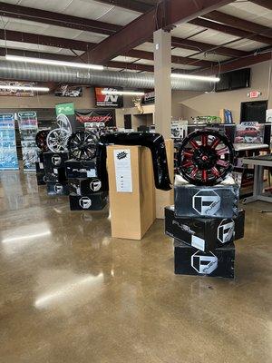 Custom wheels and tires for your Truck or Jeep!