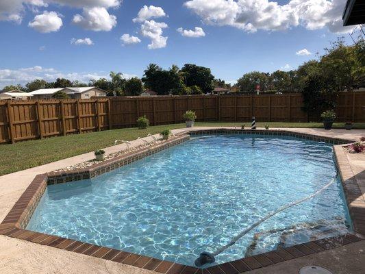 We specialize in high quality, weekly pool service.