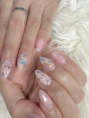 Spring nails with real flowers