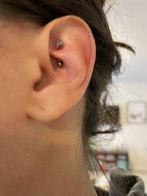 rook piercing done correctly (NOT AT ALL ABOUT INK)