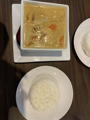 Yellow curry chicken